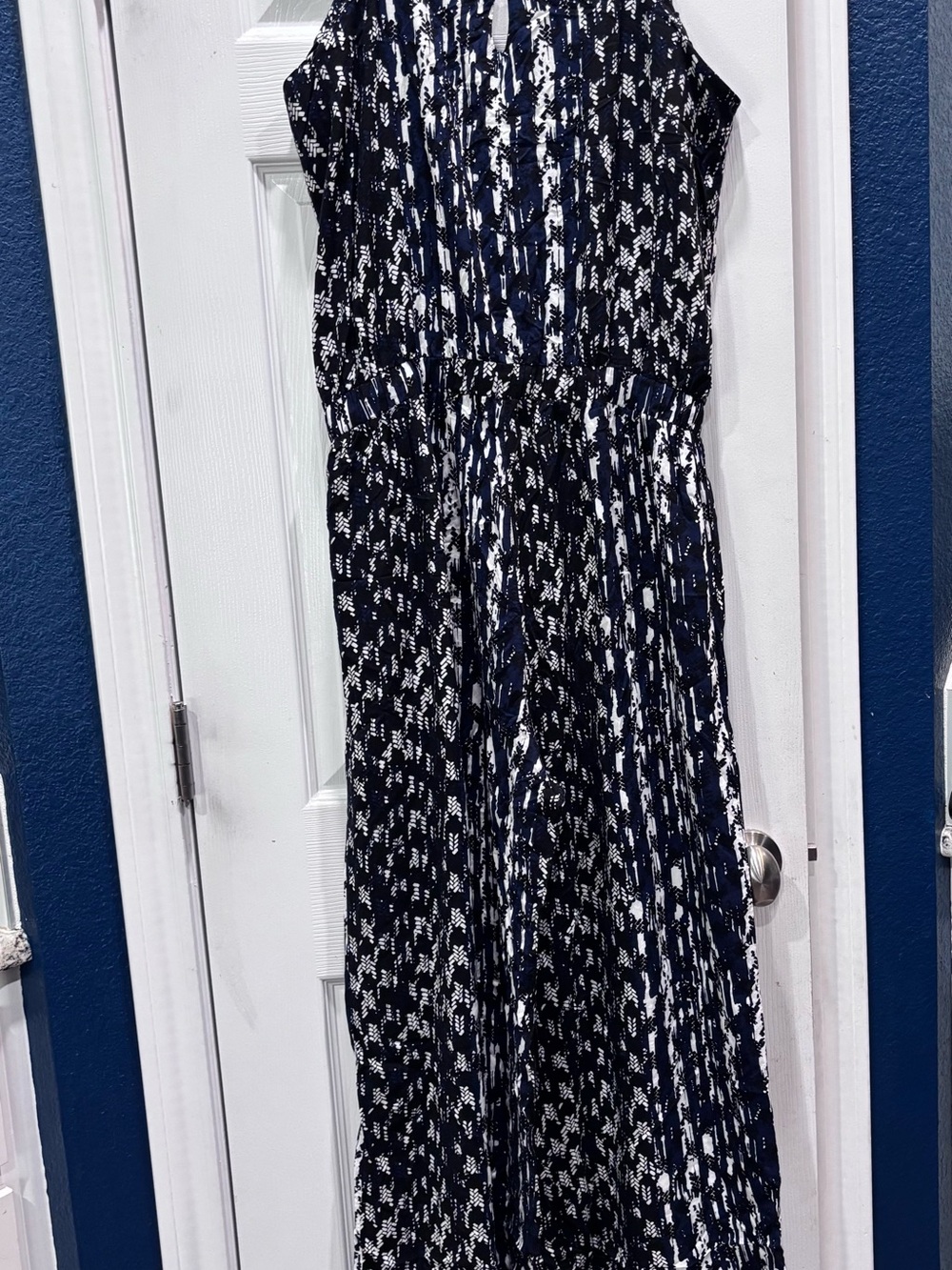 City Chic Black, Navy and White Printed jumpsuits - Picture 4 of 7